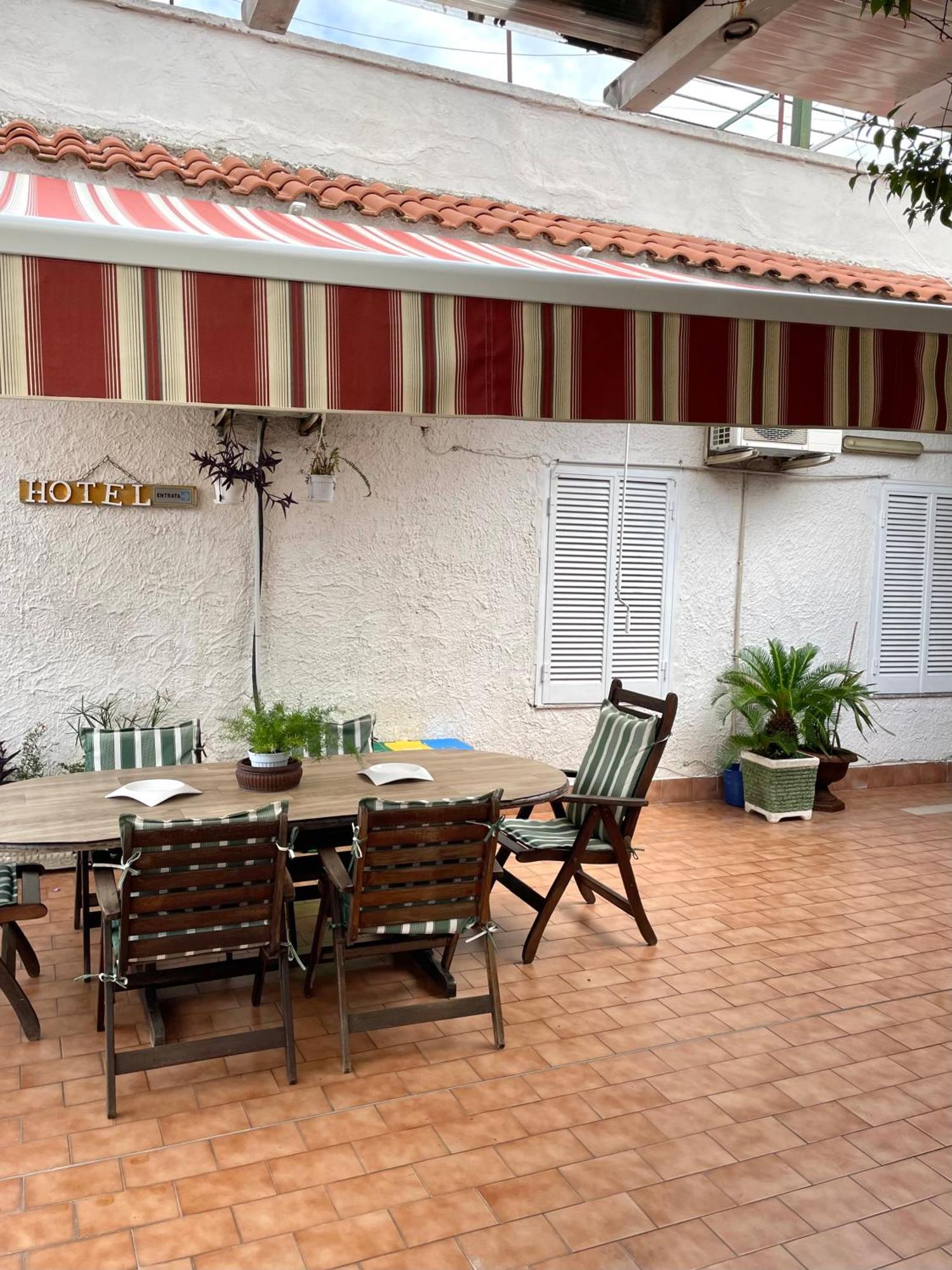 Hotel Cappuccetto Rosso Lusciano Buitenkant foto